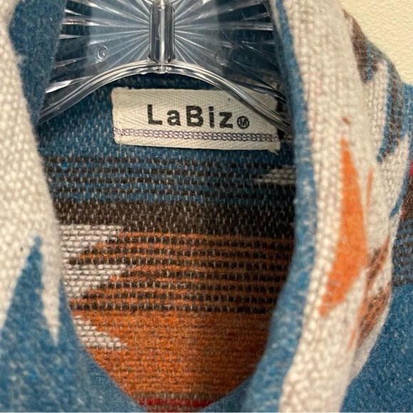 LABIZ Aztec Print Shacket - Picture 8 of 9